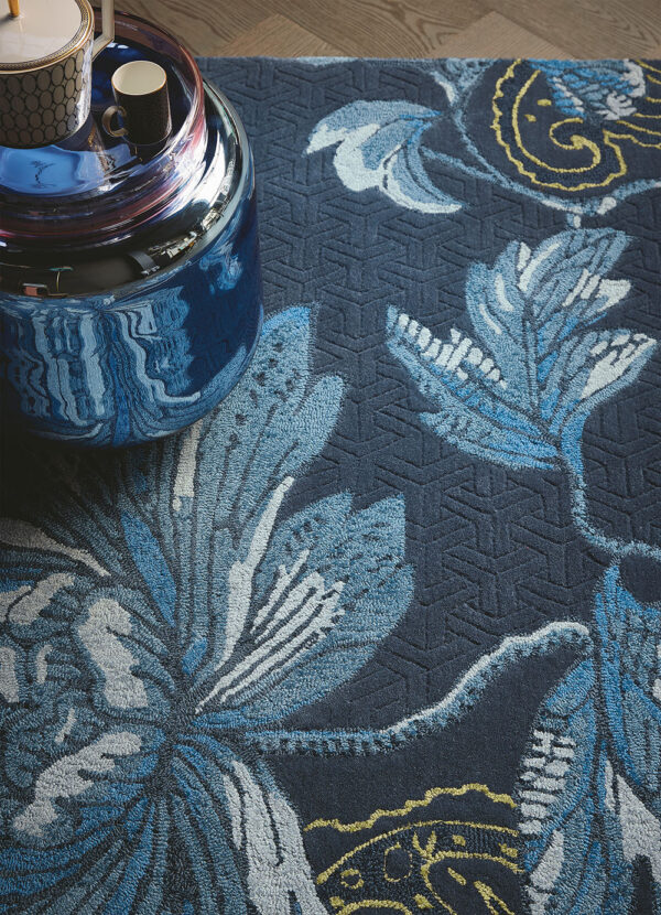 Niebieski Dywan w Kwiaty - FABLED FLORAL NAVY 37508 200x280