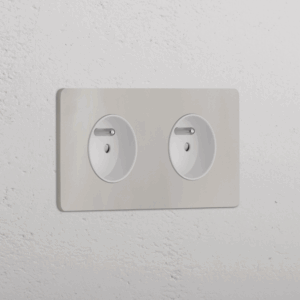 Grove Okrągły moduł gniazda francuskiego x 2 w podwójnej ramce nikiel biały