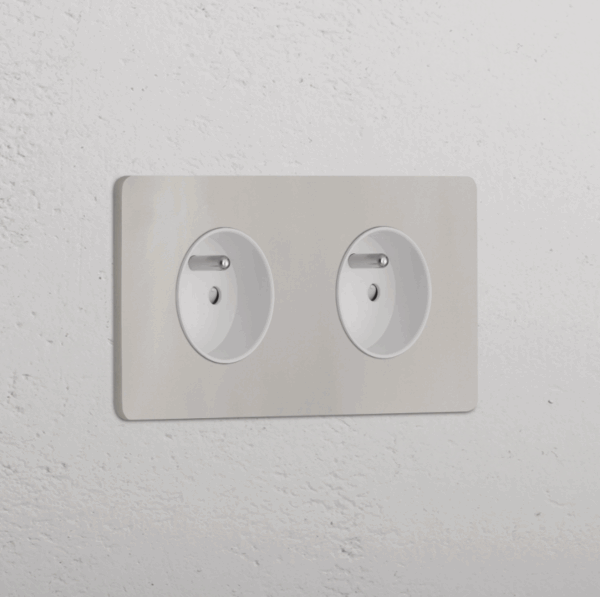 Grove Okrągły moduł gniazda francuskiego x 2 w podwójnej ramce nikiel biały