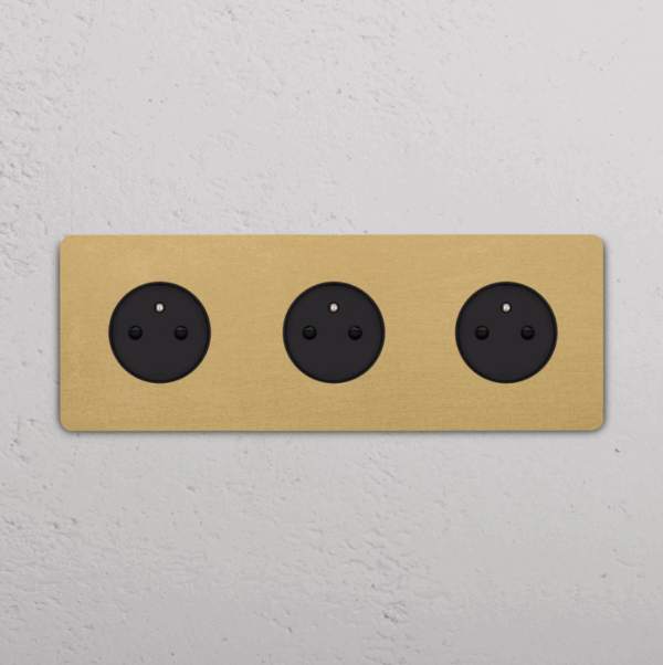 Grove Okrągły moduł gniazda francuskiego x 3 w potrójnej ramce czarne