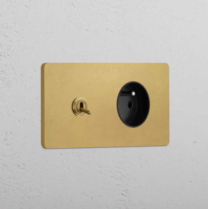 Grove Włącznik dźwigniowy oraz okrągły moduł gniazda francuskiego w podwójnej ramce czarny