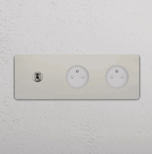 Grove Włącznik dźwigniowy oraz okrągły moduł gniazda francuskiego x 2 w potrójnej ramce biały