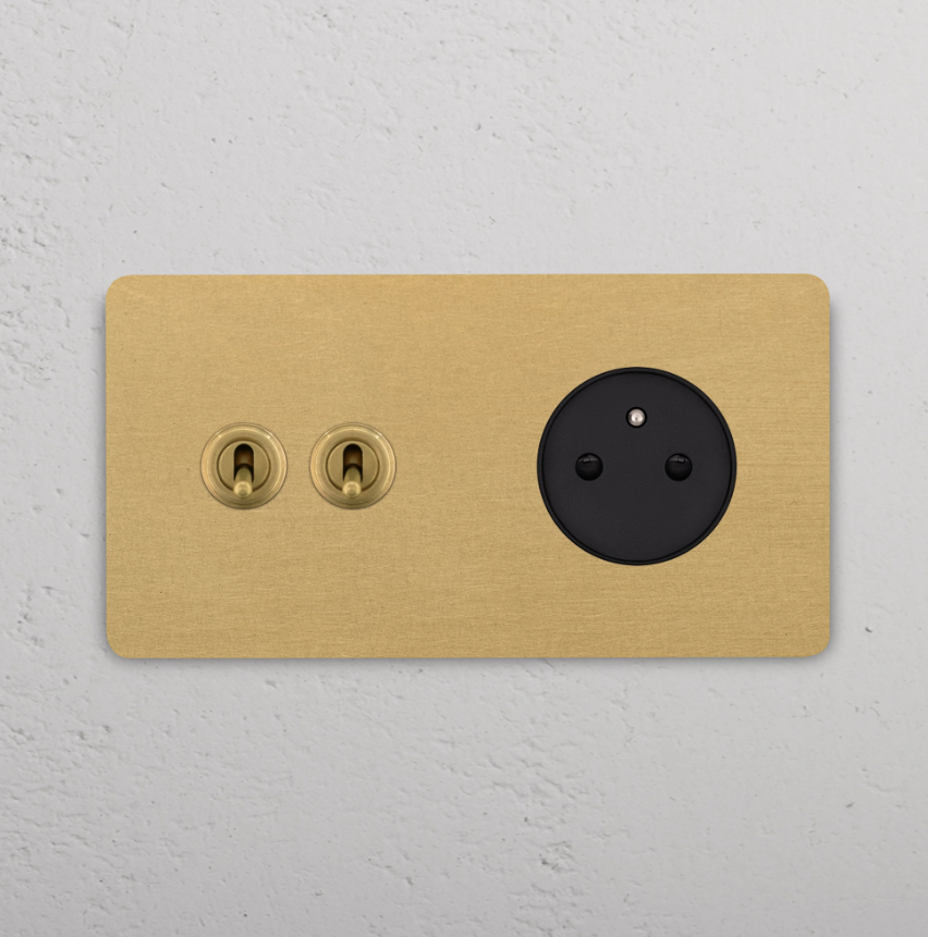 Grove Włącznik dźwigniowy x 2 oraz okrągły moduł gniazda francuskiego w podwójnej ramce czarny