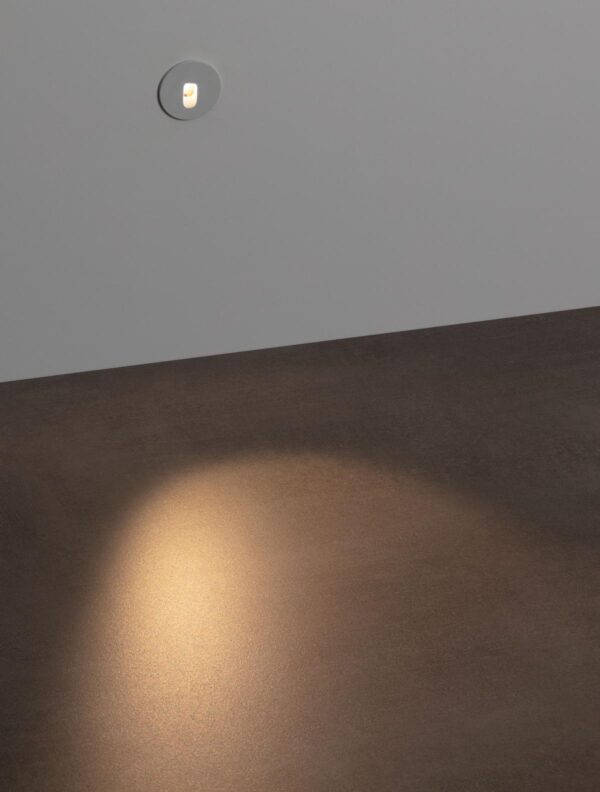 Lampka punktowa schodowa TRIUM biała