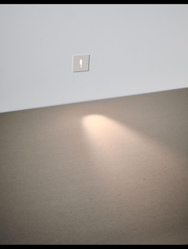 Lampka punktowa schodowa TRIUM kwadratowa