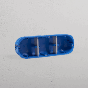 Potrójna europejska puszka elektryczna